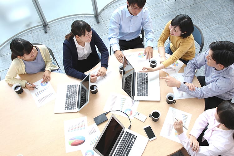 社内でのAI活用推進サムネイル画像