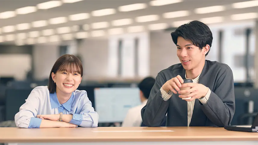 芳根京子さん、柿澤勇人さん出演 キャリア採用CM 「なじんでる」篇